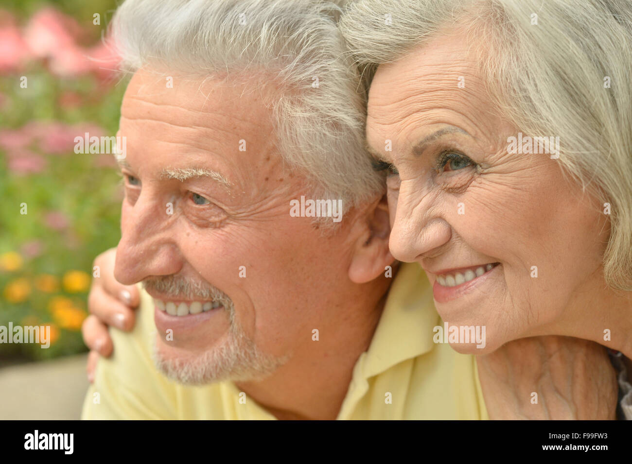 Senior couple in summer park Stock Photo - Alamy