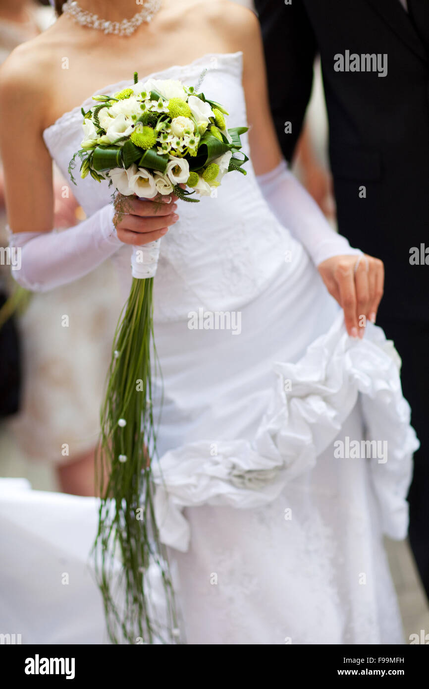 Black bride bouquet hi-res stock photography and images - Alamy