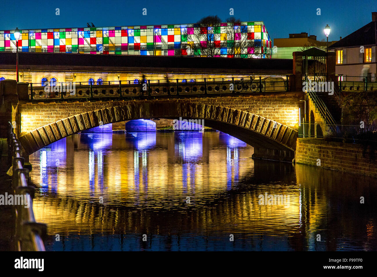 Modern bridges hi-res stock photography and images - Alamy