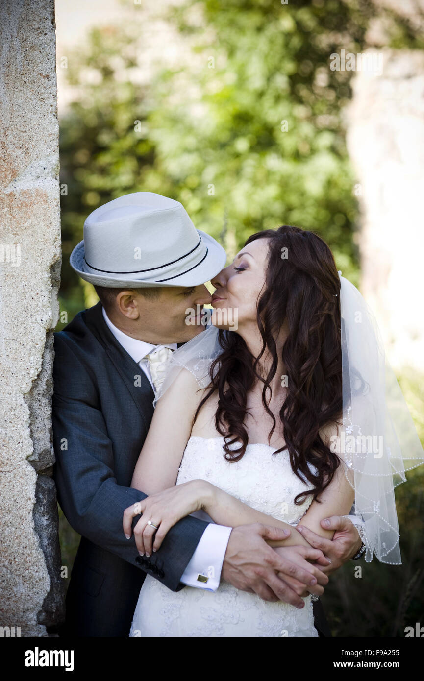Happy bride and groom on their wedding day Stock Photo - Alamy