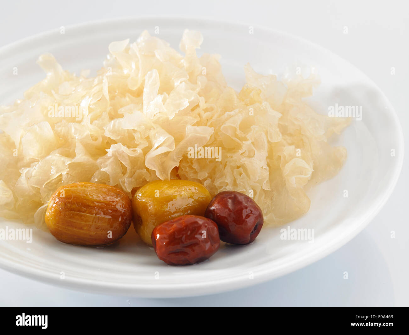 jujubes (Chinese red dates), and white wood ear fungus (also snow
