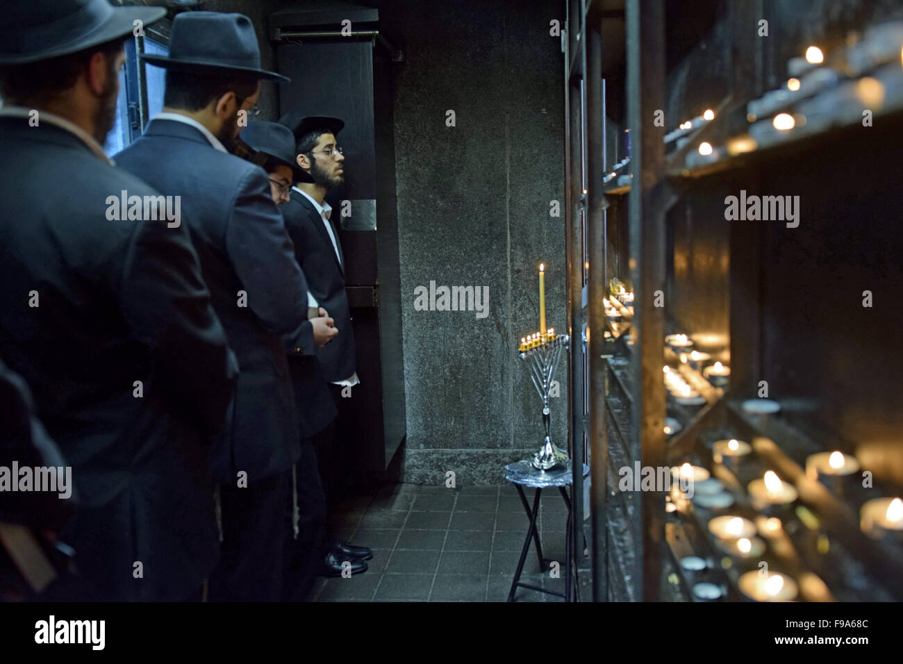 Menorah lighting hires stock photography and images Alamy