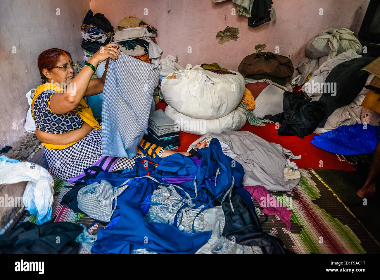 Aggregate 141+ bag laundry mumbai xkldase.edu.vn