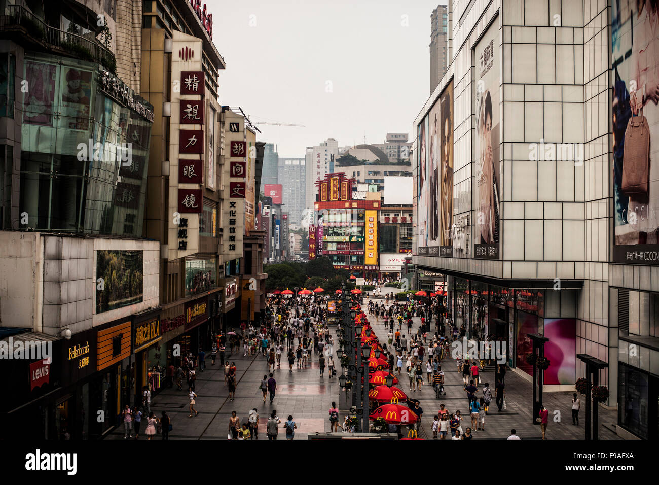 Busy shopping street chengdu hi-res stock photography and images - Alamy