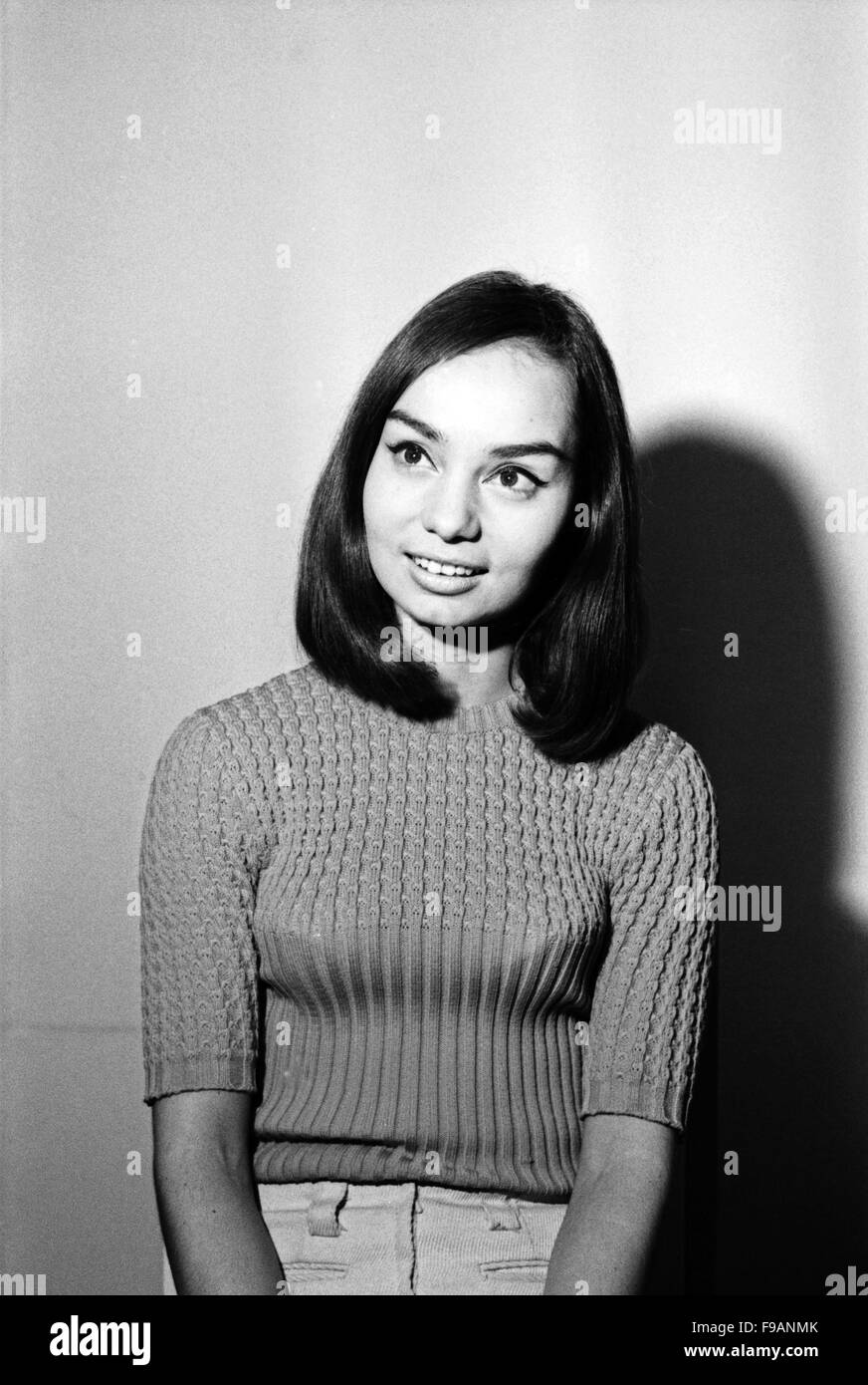 Fotomodel Regina Latone, Deutschland 1960er Jahre. Model Regina Latone, Germany 1960s. 24x36swNeg234 Stock Photo