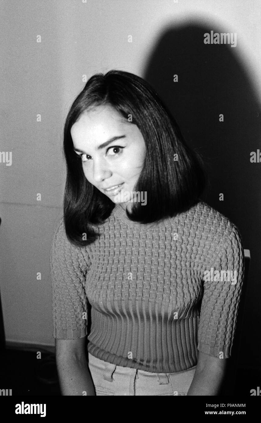 Fotomodel Regina Latone, Deutschland 1960er Jahre. Model Regina Latone, Germany 1960s. 24x36swNeg234 Stock Photo