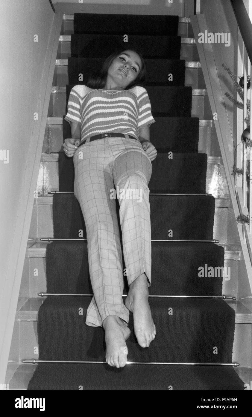 Fotomodel Regina Latone, Deutschland 1960er Jahre. Model Regina Latone, Germany 1960s. 24x36swNeg239 Stock Photo