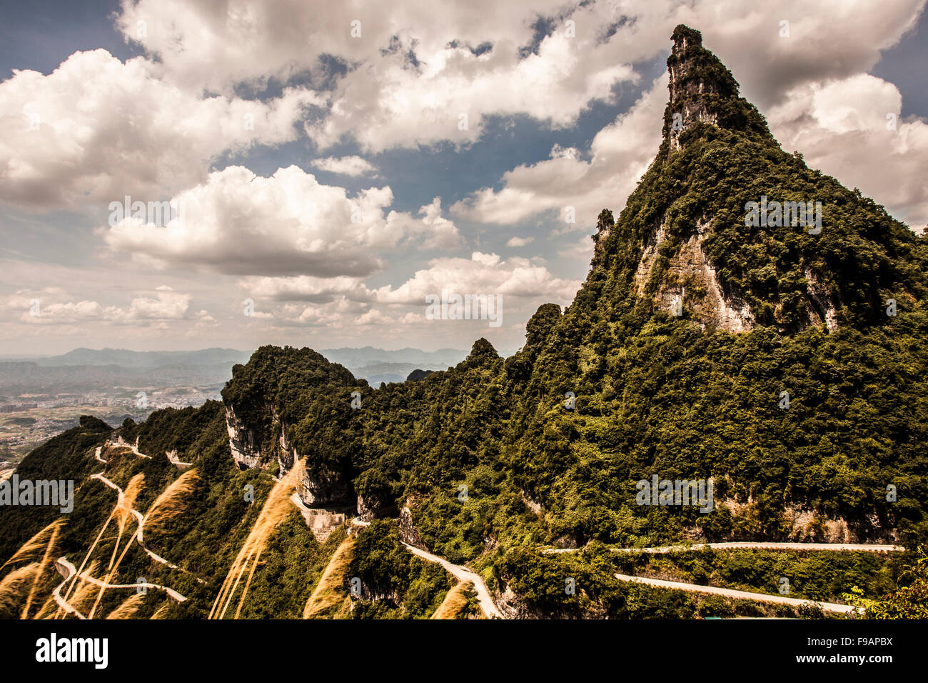 Tongtian Avenue Leading To Tianmen Mountain Stock Photo Alamy tongtian-avenue-leading-to-tianmen-mountain-stock-photo-alamy