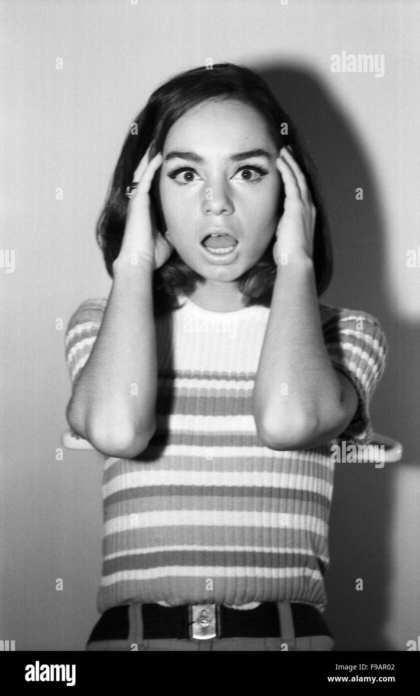 Fotomodel Regina Latone, Deutschland 1960er Jahre. Model Regina Latone, Germany 1960s. 24x36swNeg245 Stock Photo