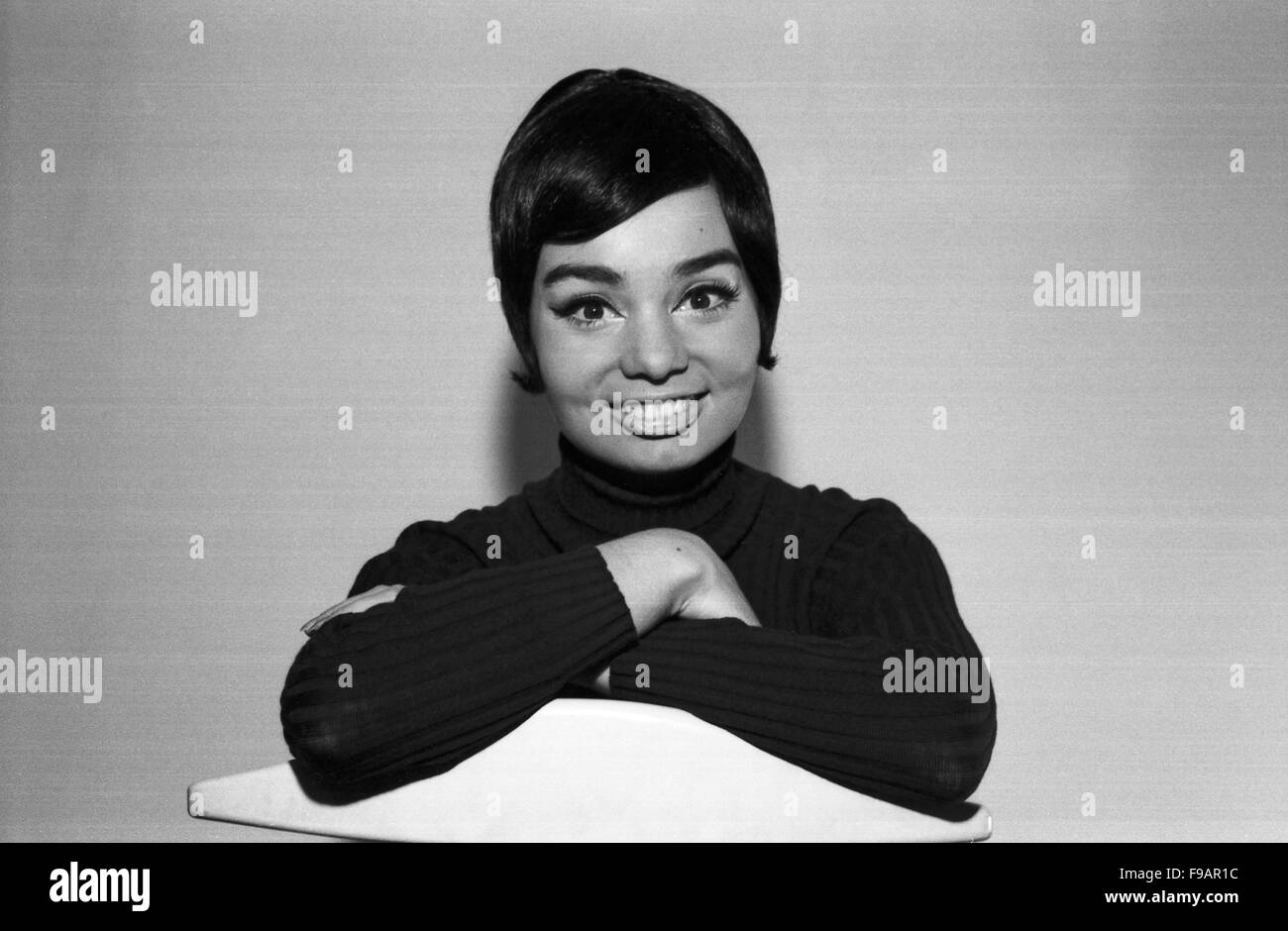 Fotomodel Regina Latone, Deutschland 1960er Jahre. Model Regina Latone, Germany 1960s. 24x36swNeg247 Stock Photo