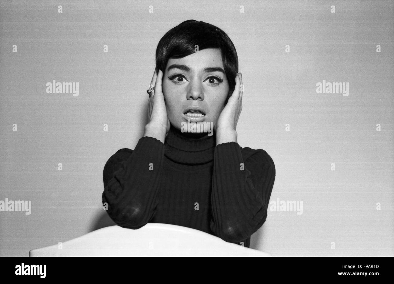 Fotomodel Regina Latone, Deutschland 1960er Jahre. Model Regina Latone, Germany 1960s. 24x36swNeg247 Stock Photo