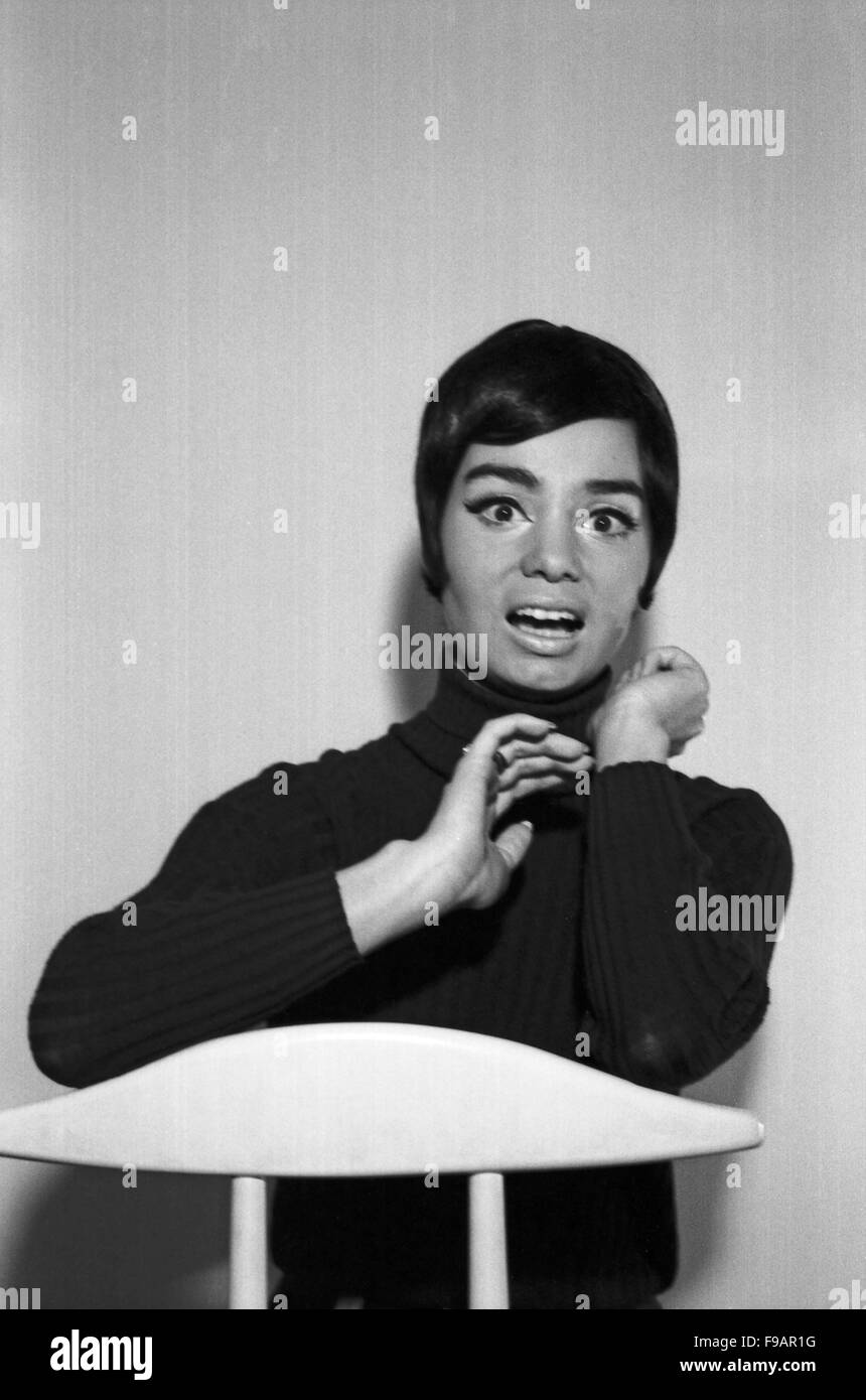 Fotomodel Regina Latone, Deutschland 1960er Jahre. Model Regina Latone, Germany 1960s. 24x36swNeg247 Stock Photo