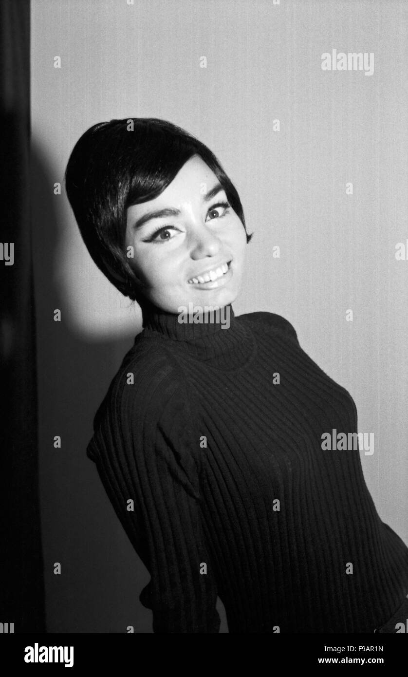 Fotomodel Regina Latone, Deutschland 1960er Jahre. Model Regina Latone, Germany 1960s. 24x36swNeg247 Stock Photo