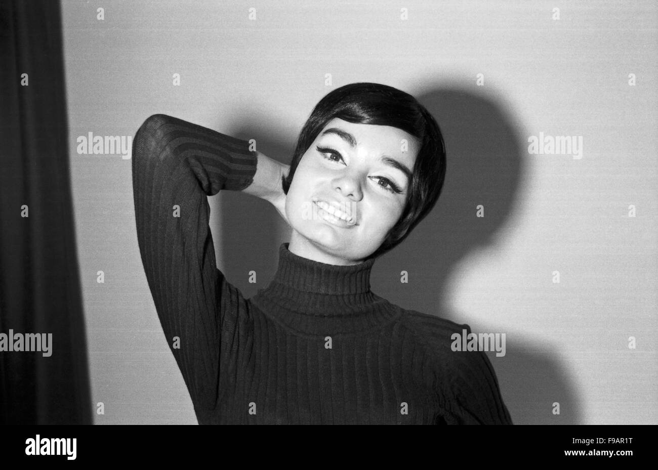 Fotomodel Regina Latone, Deutschland 1960er Jahre. Model Regina Latone, Germany 1960s. 24x36swNeg247 Stock Photo