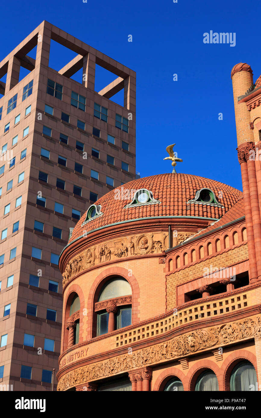 The Barnum Museum & People's United Bank, Bridgeport, Connecticut, USA
