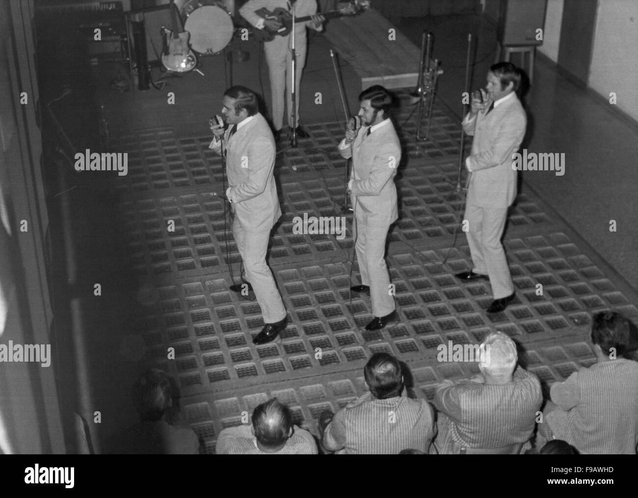 Das Jochen Brauer Sextett mit Sängerinnen, Deutschland 1960er Jahre. Jochen Brauer sextet band Das Jochen Brauer Sextett mit Sängerinnen, Deutschland 1960er Jahre. Jochen Brauer sextet band