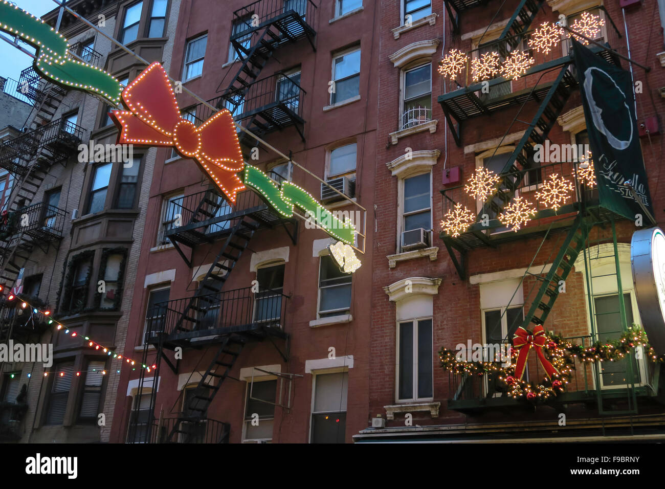 Mulberry street with christmas decorations hires stock photography and