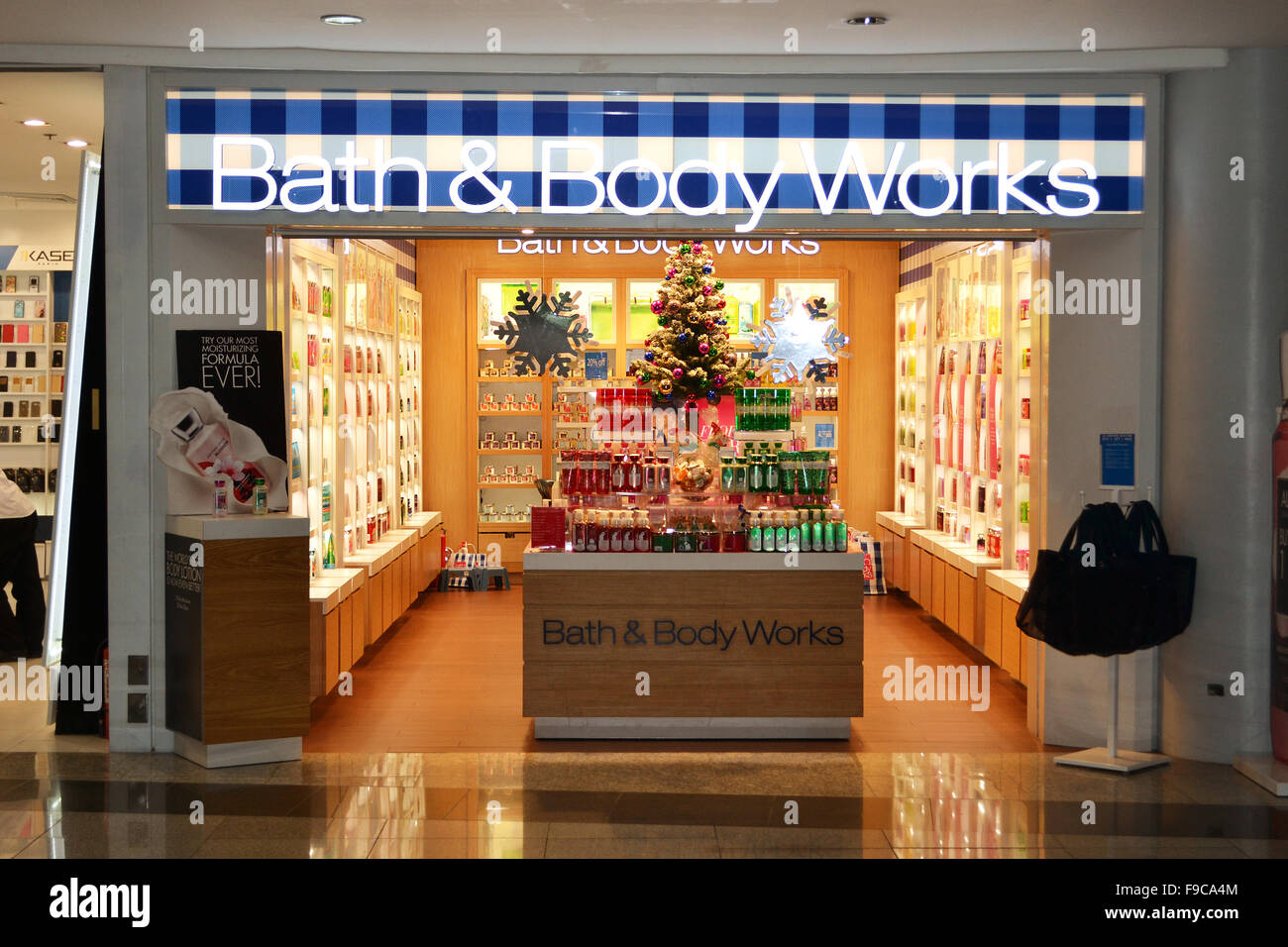 Bath & Body Works shop at Abu Dhabi airport duty free Stock Photo - Alamy