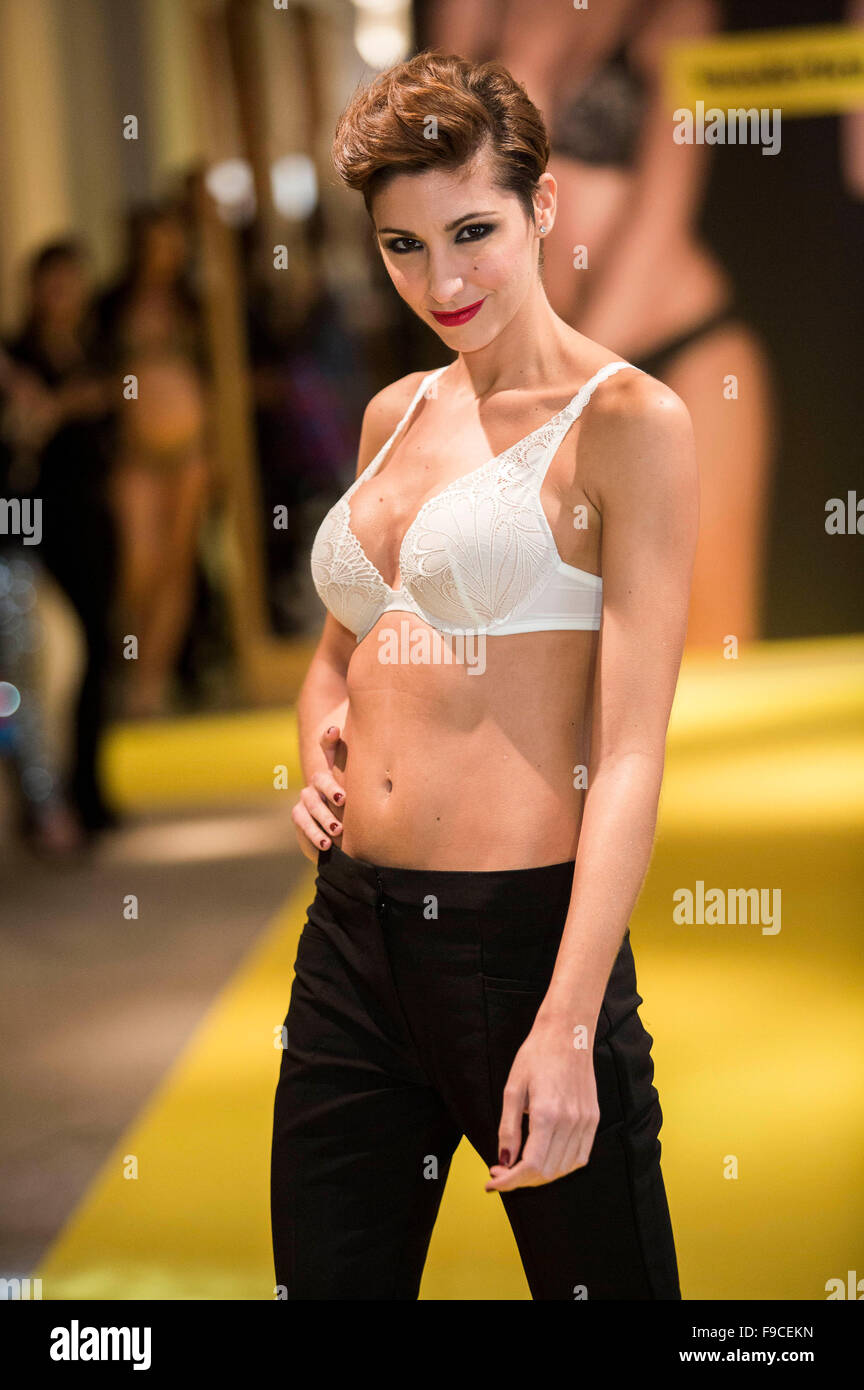 Wonderbra model hi-res stock photography and images - Alamy