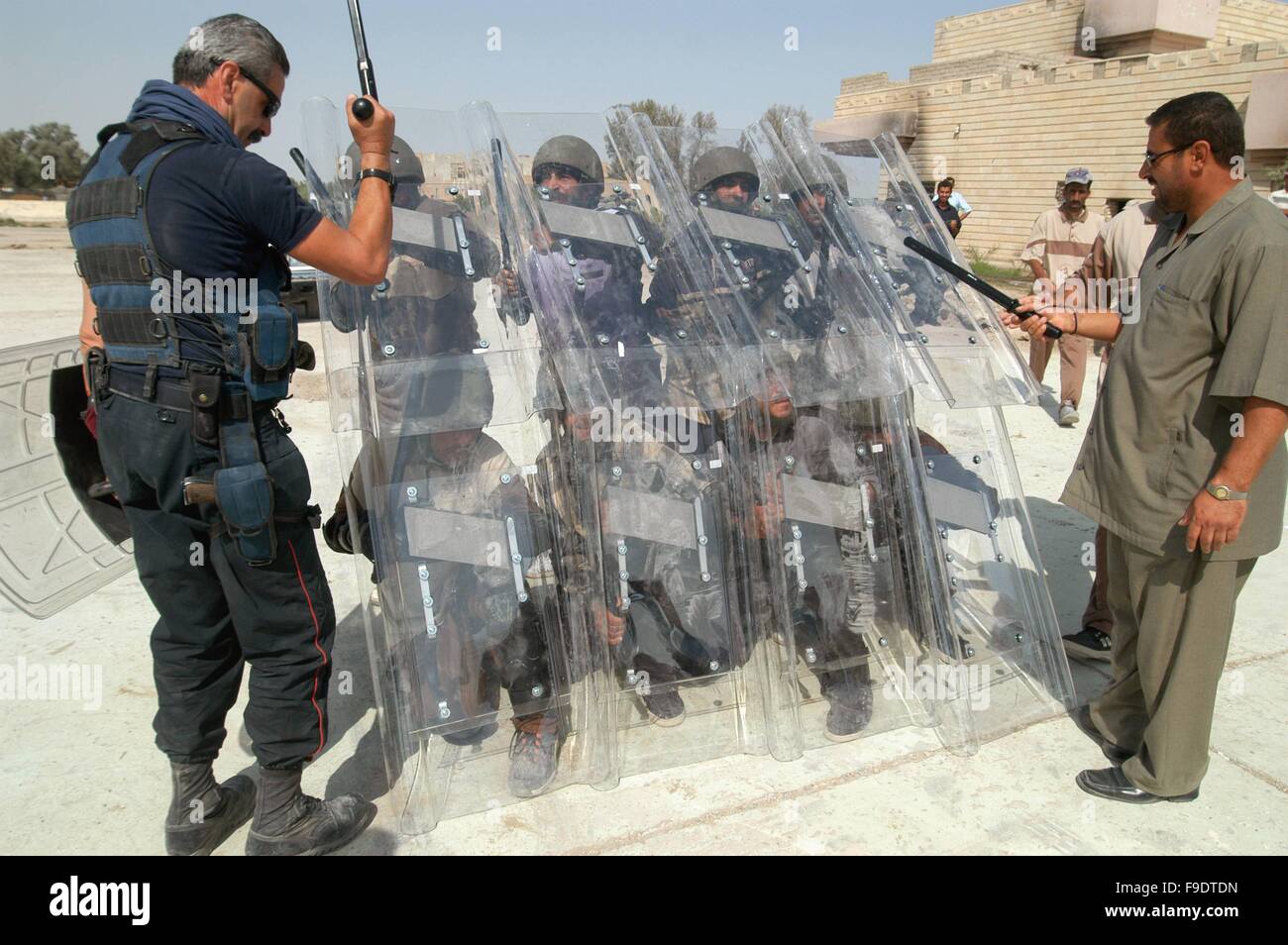 Nassiriya (Iraq) Italian Carabinieri of the MSU (Multinational