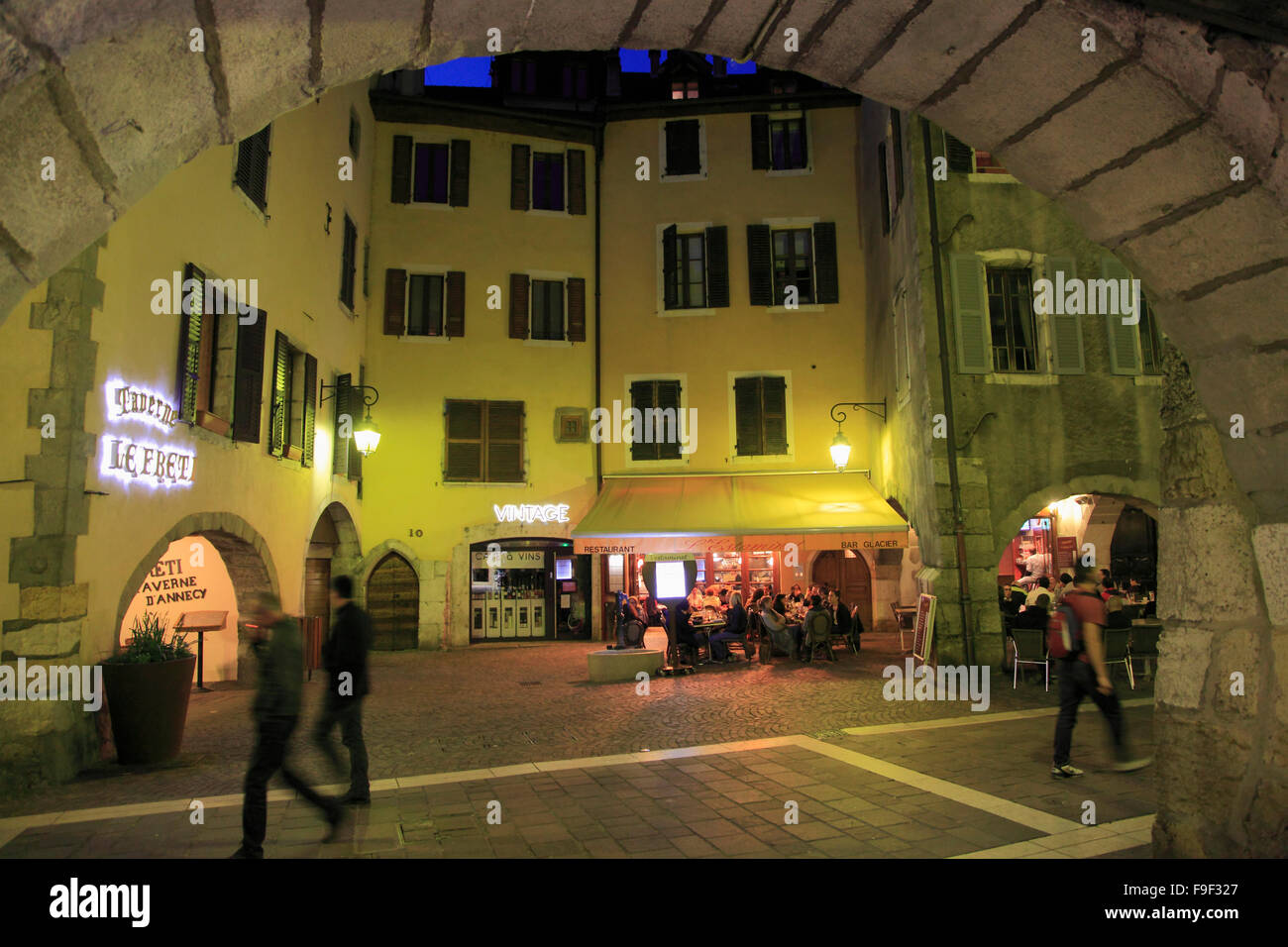 France Rhône-Alpes Annecy street scene night people Stock Photo - Alamy
