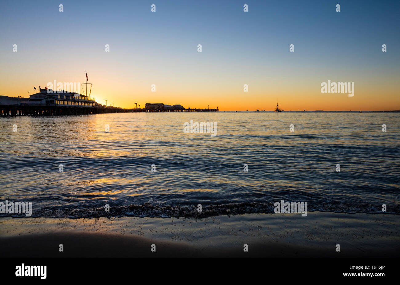 Stearns wharf at sunrise hi-res stock photography and images - Alamy