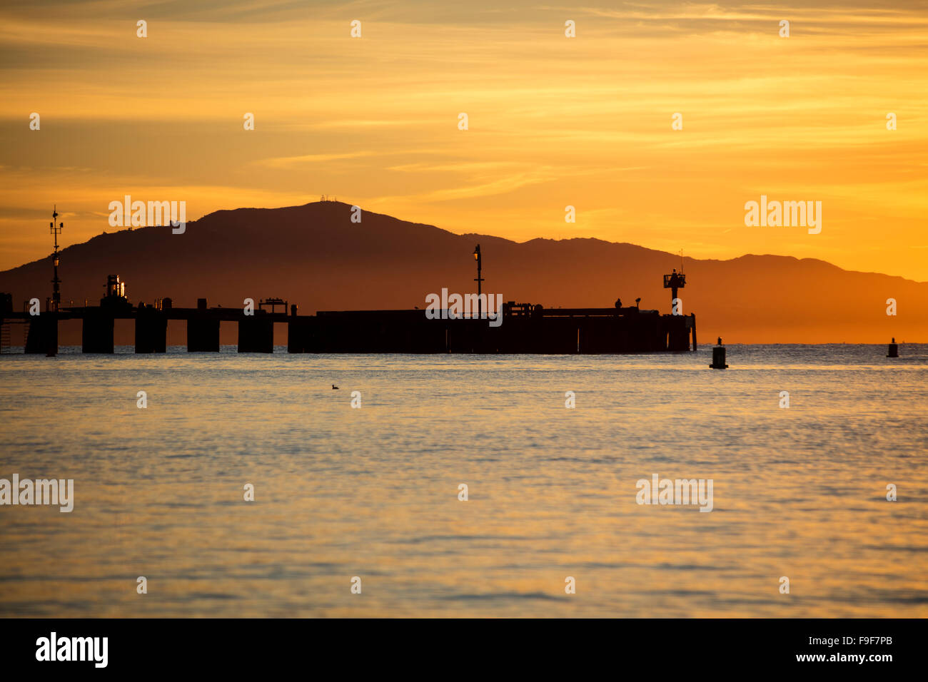 Stearns wharf at sunrise hi-res stock photography and images - Alamy