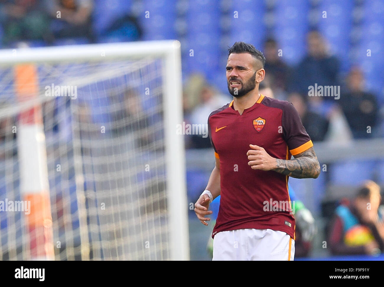 Rome, Italy. 16th Dec, 2015. Leandro Castan during the Italian Cup football match A.S. Roma vs A.S. Spezia at the Olympic Stadium in Rome, on december 16, 2015. Credit:  Silvia Lore'/Alamy Live News Stock Photo
