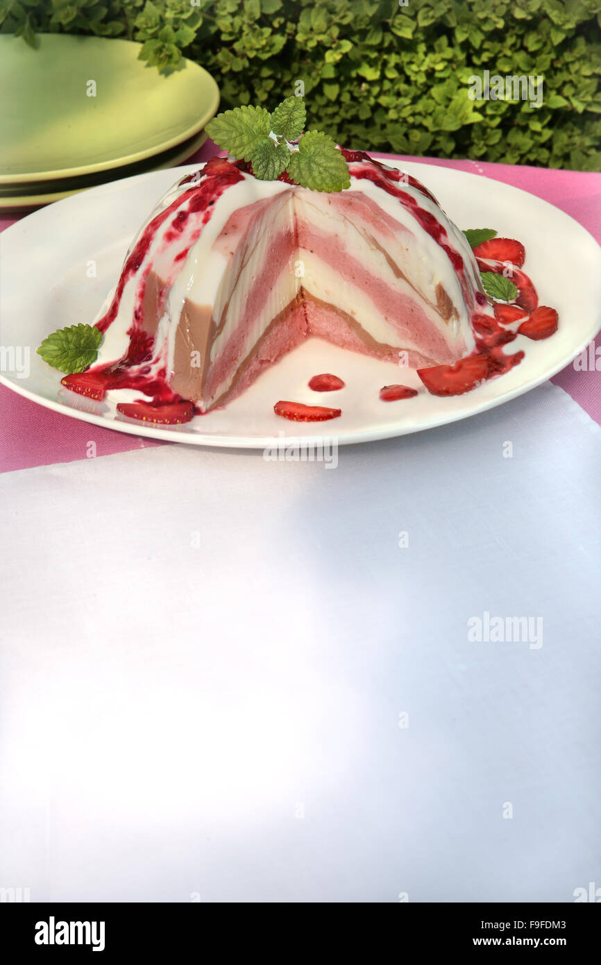 Party bomb table hires stock photography and images Alamy