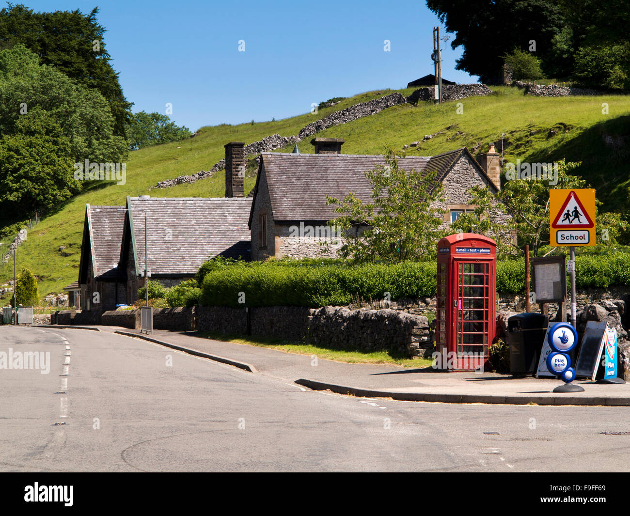 UK, England, Derbyshire, Hartington, main road, K6 phone box Stock Photo
