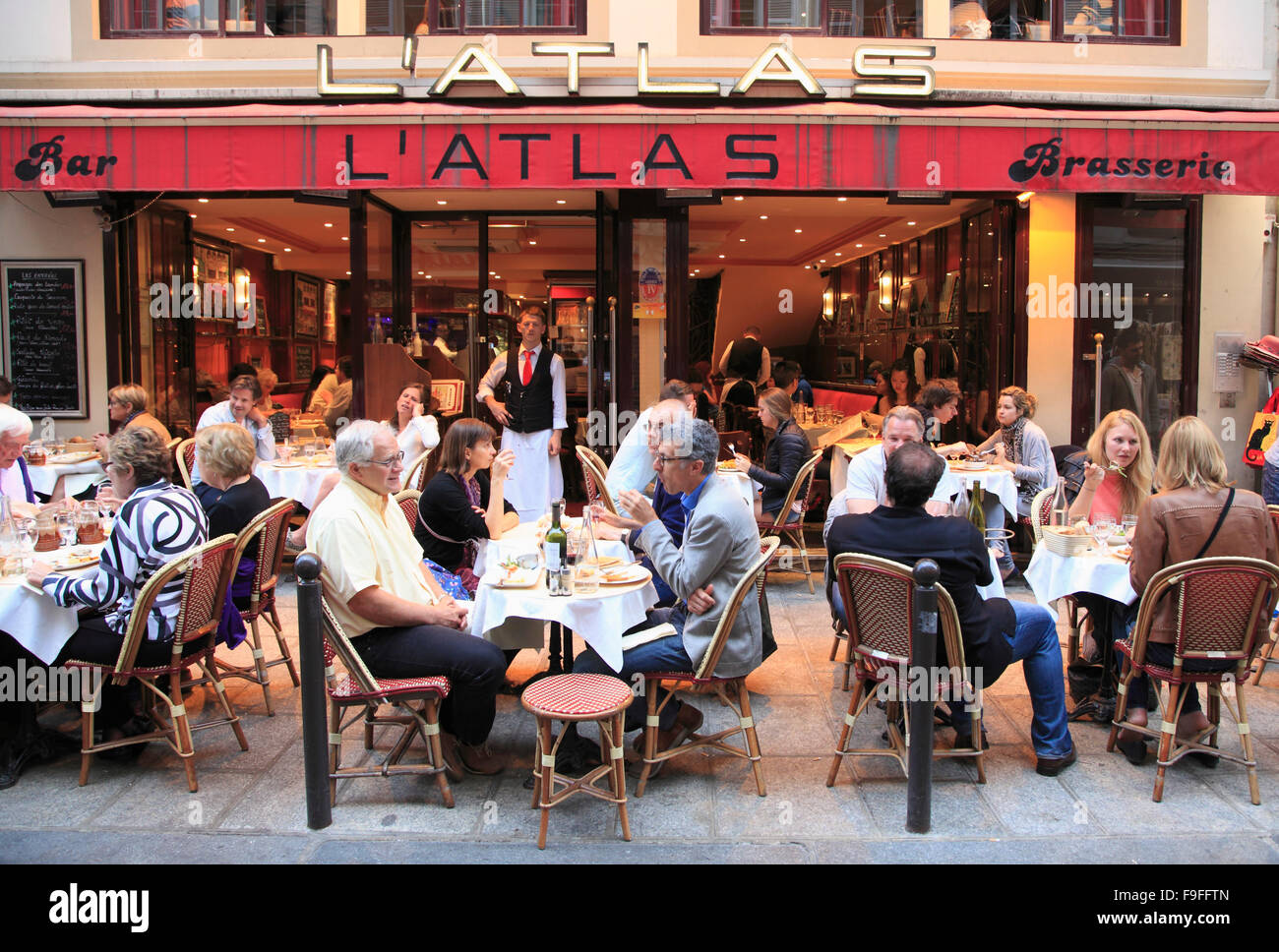 France, Paris, bar, brasserie, restaurant, people Stock Photo Alamy