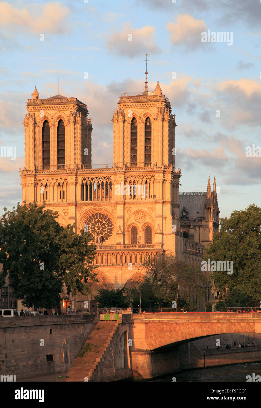 Cathedrale notre dame hi-res stock photography and images - Alamy