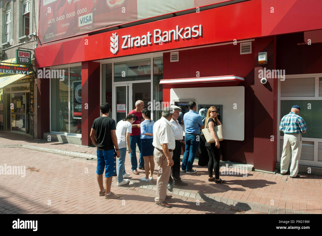 Türkei, westliche Schwarzmeerküste, Bartin, Geldautomat der Ziraat Bank Stock Photo