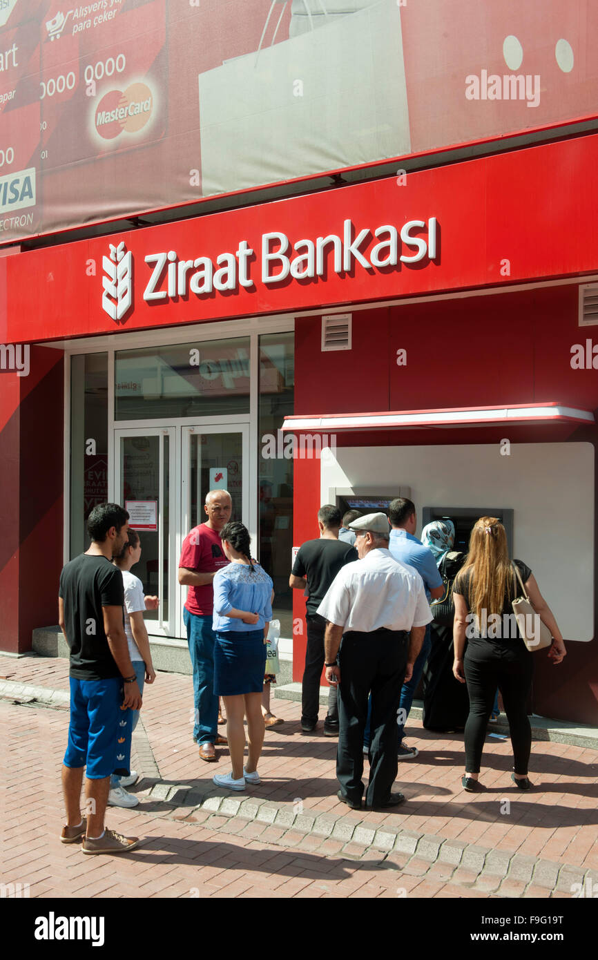 Türkei, westliche Schwarzmeerküste, Bartin, Geldautomat der Ziraat Bank Stock Photo