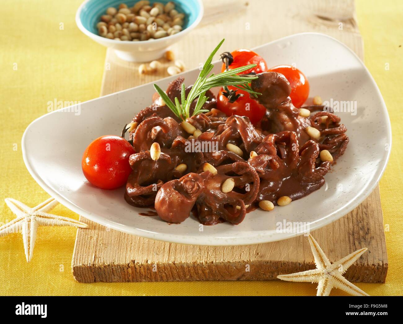Squid with Red Wine Sauce Stock Photo - Alamy