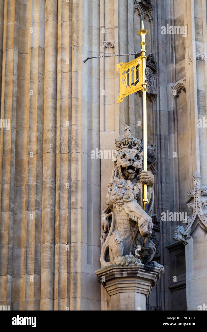 Lion of England at the Houses of Parliament Stock Photo