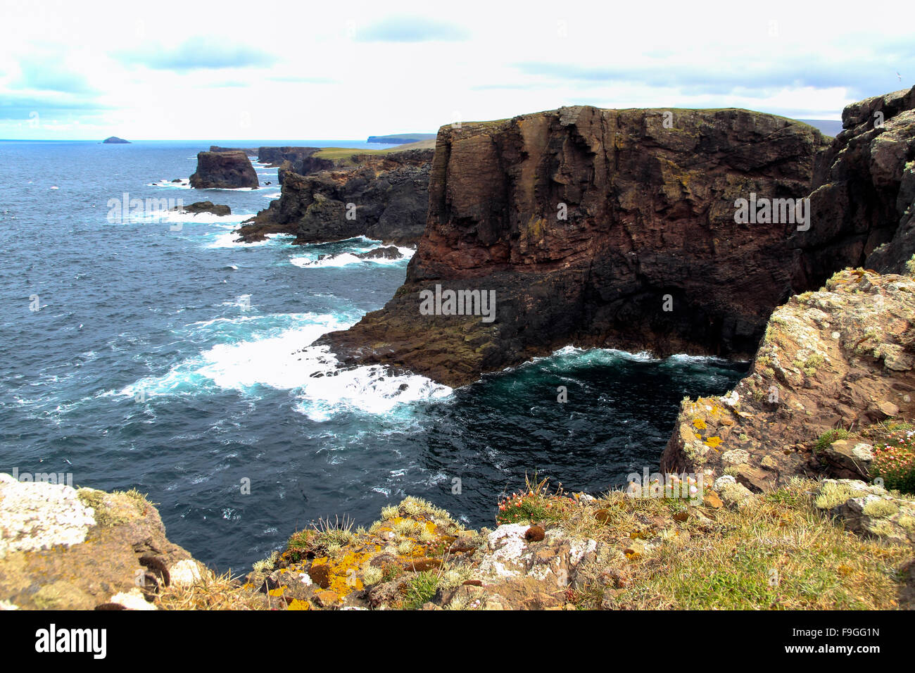 Eshaness Cliffs near Calder’s Geo, Northmavine peninsula Mainland Shetland Islands Scotland UK Stock Photo