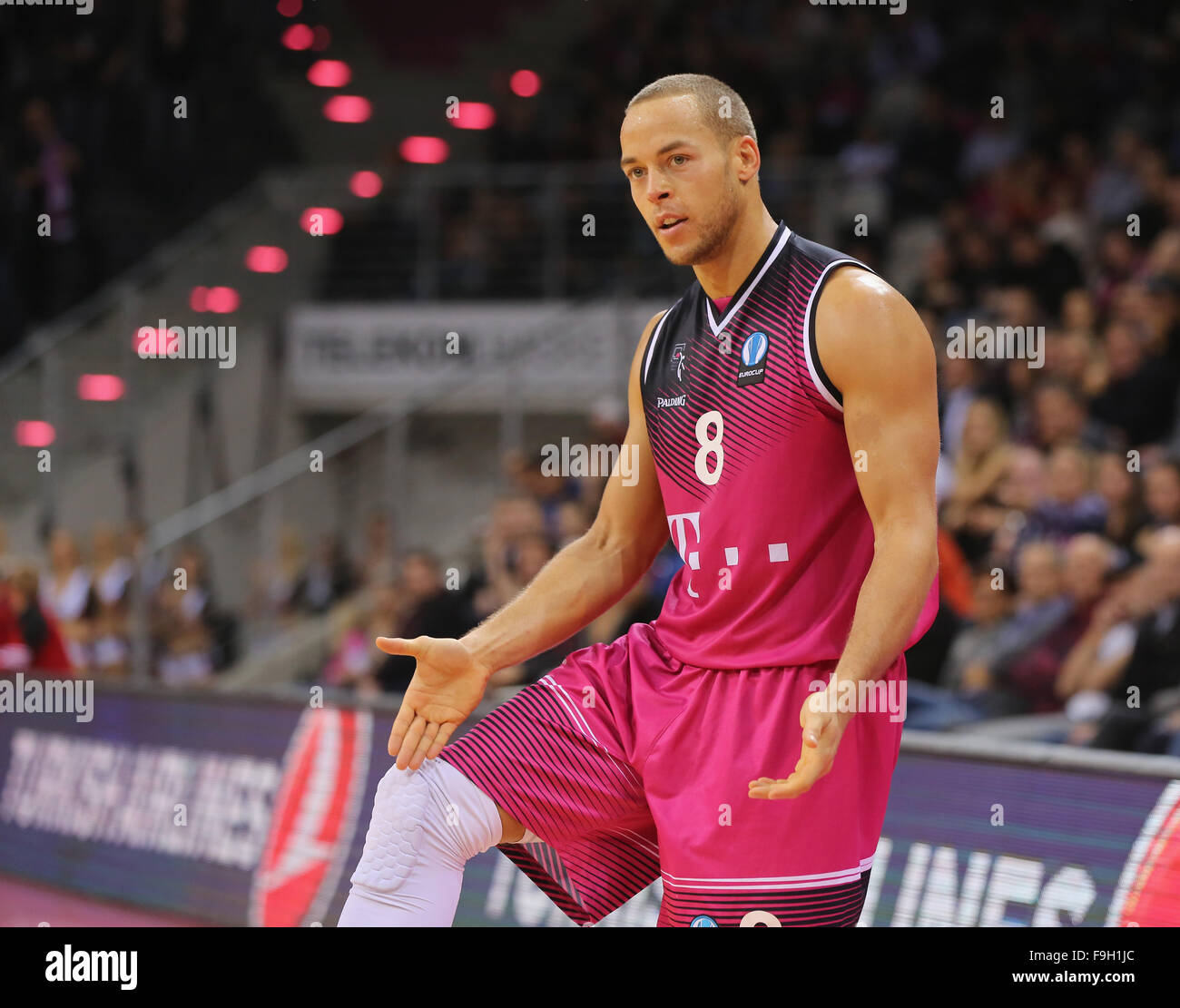Telekom Dome Bonn Germany 16th December 2015 Telekom Baskets Stock Photo Alamy Telekom Dome Bonn Germany 16th December 2015 Telekom Baskets Stock Photo Alamy