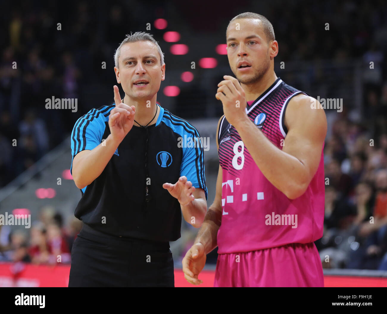 Telekom Dome Bonn Germany 16th December 2015 Telekom Baskets Stock Photo Alamy Telekom Dome Bonn Germany 16th December 2015 Telekom Baskets Stock Photo Alamy