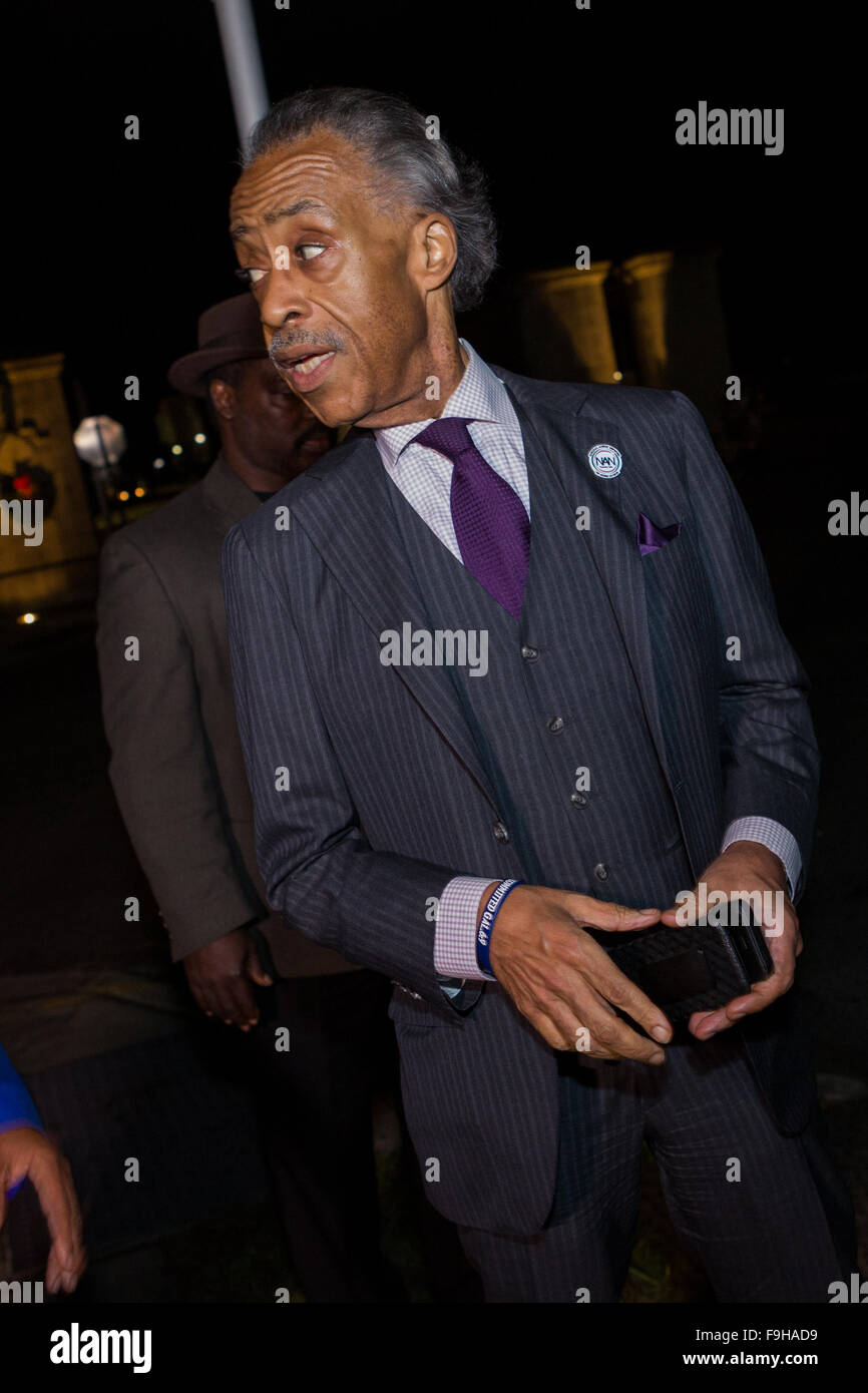 Charleston, South Carolina, USA. 16th December, 2015. National Action Network Civil rights leader Rev. Al Sharpton following a meeting with Citadel President retired Air Force Lt. Gen. John Rosa December 16, 2015 in Charleston, SC. Sharpton met with Rosa to discuss  photographs in which cadets appeared with pillowcases on their heads similar to Ku Klux Klan garb. Stock Photo