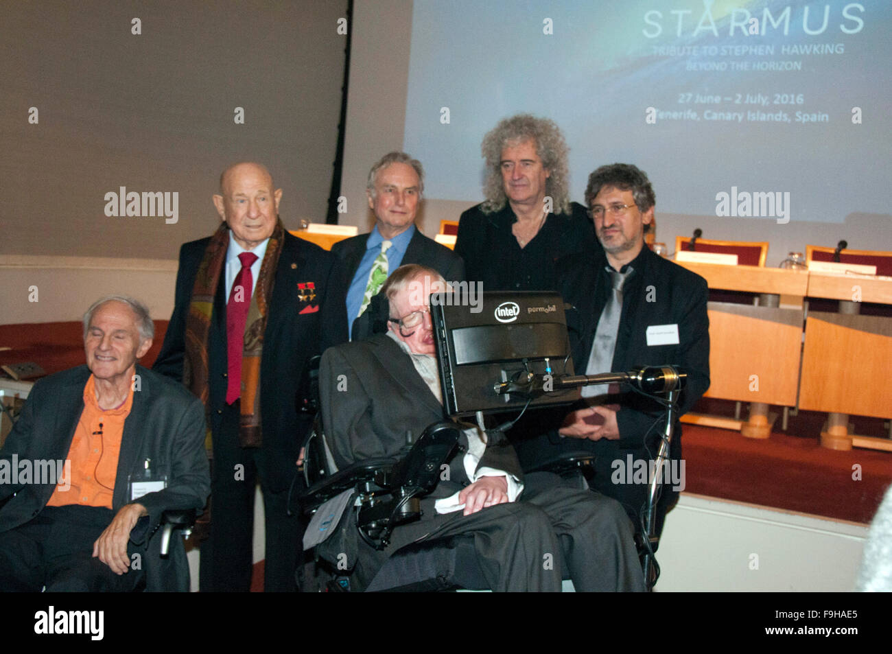 London, UK, 16 December 2015,  Stephen Hawking medal for science communication announced at Royal Society. Credit:  JOHNNY ARMSTEAD/Alamy Live News Stock Photo