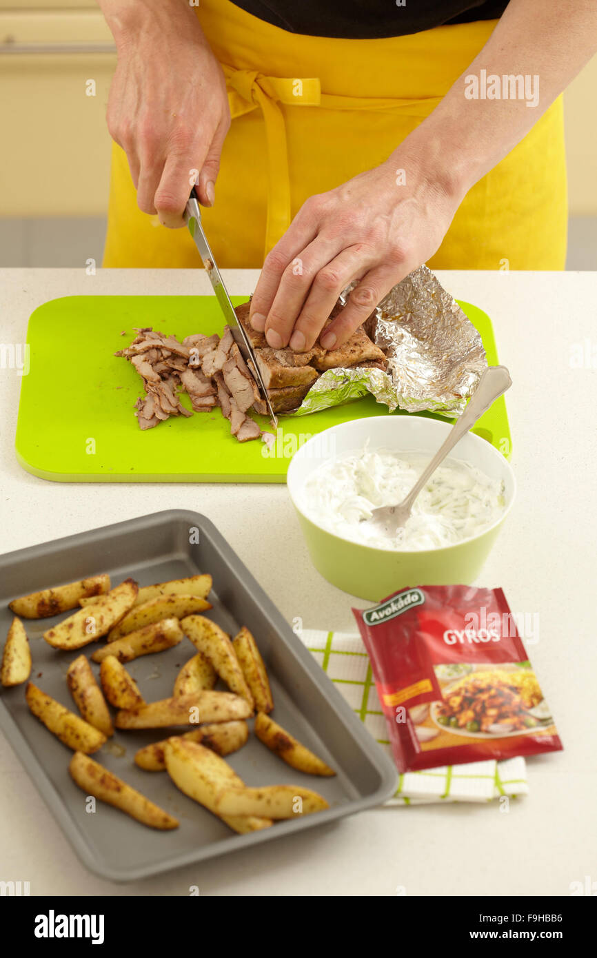Gyro Step Gyros + steps Stock Photo - Alamy