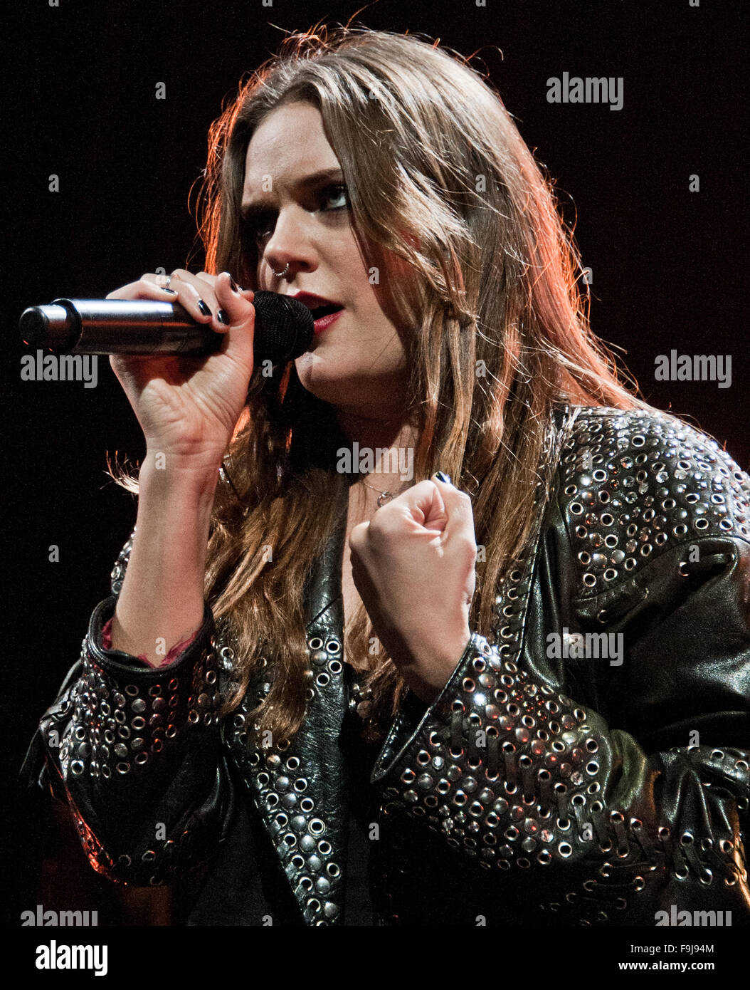 Tove Lo Performs at Q102's Jingle Ball 2015 at Wells Fargo Center on ...