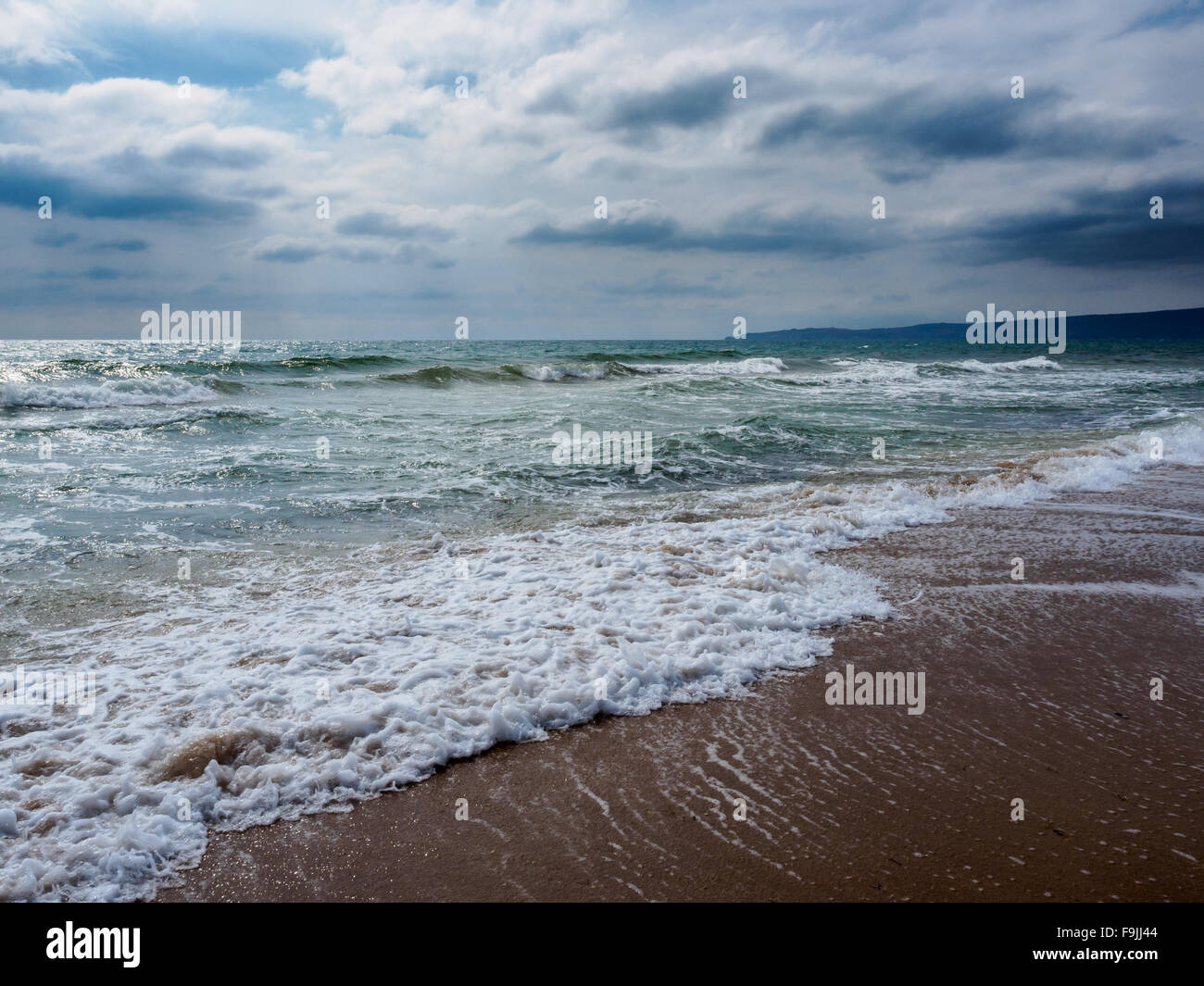 Foam on the beach hi-res stock photography and images - Alamy