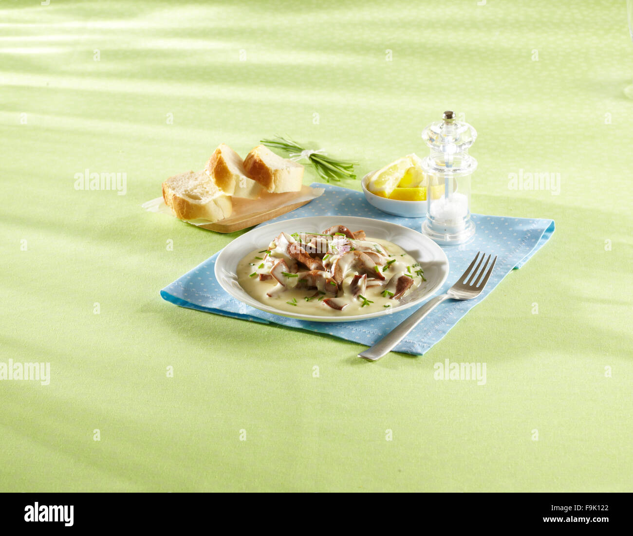 Kidneys in wine sauce Stock Photo Alamy