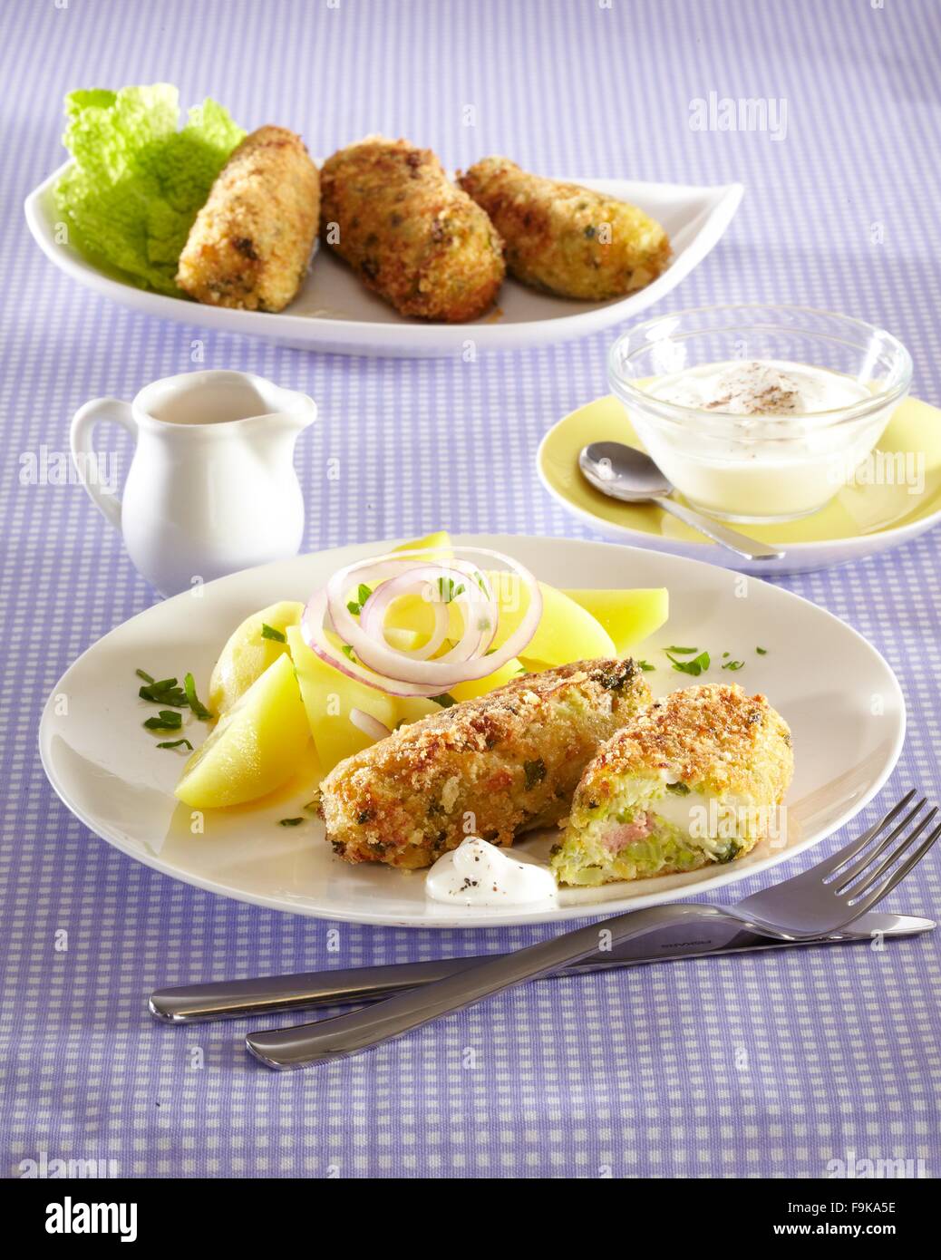 Savoy cabbage fingers Stock Photo Alamy