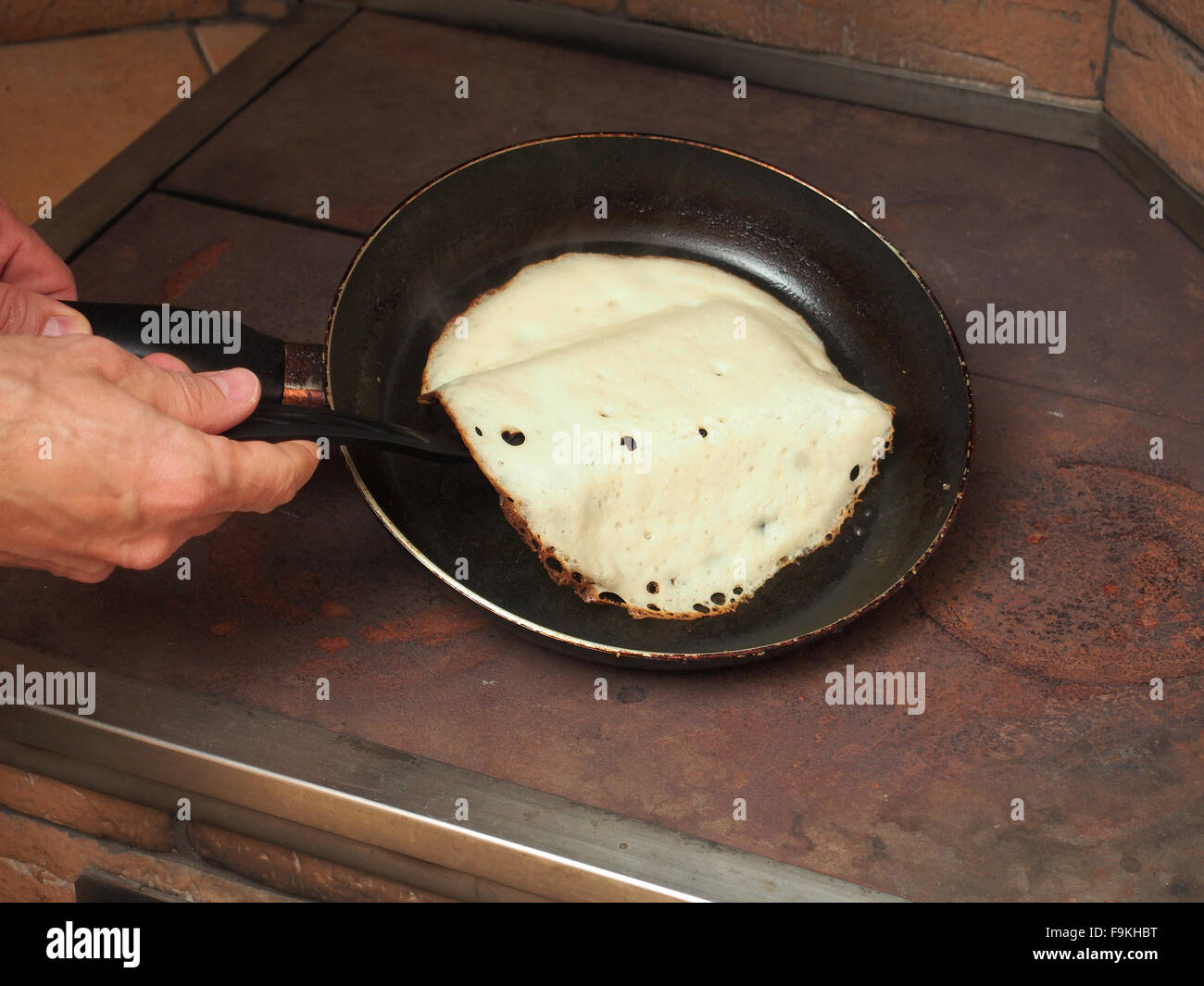 Flipping pancakes hires stock photography and images Alamy