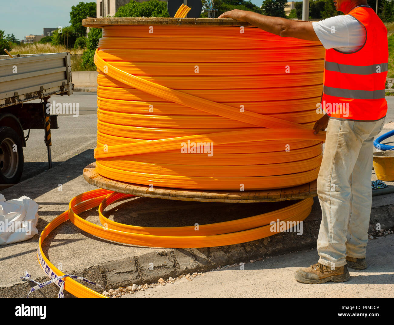 Underground fiber optic cable hires stock photography and images Alamy