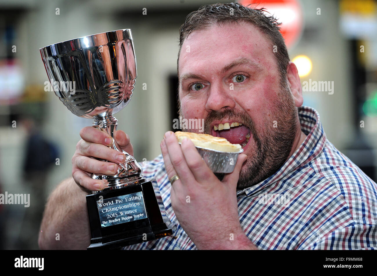 wigan-world-championship-pie-eating-competition-was-won-for-the-second-F9MM68.jpg