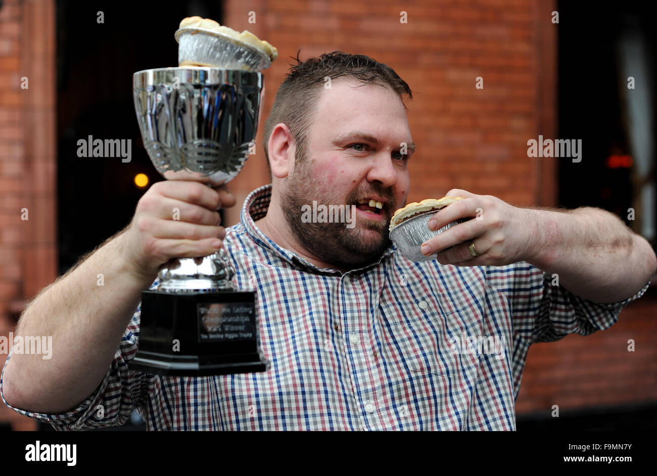 Winner world pie eating contest harrys bar hires stock photography and images Alamy